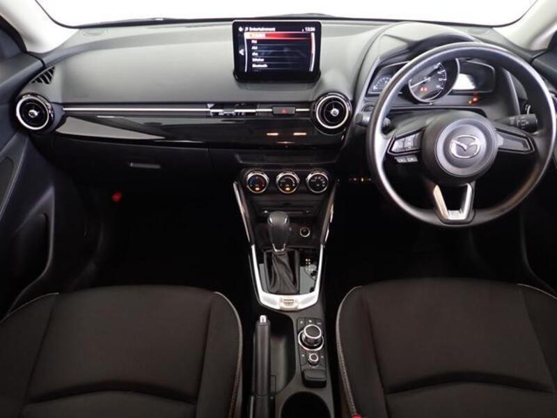 MAZDA2