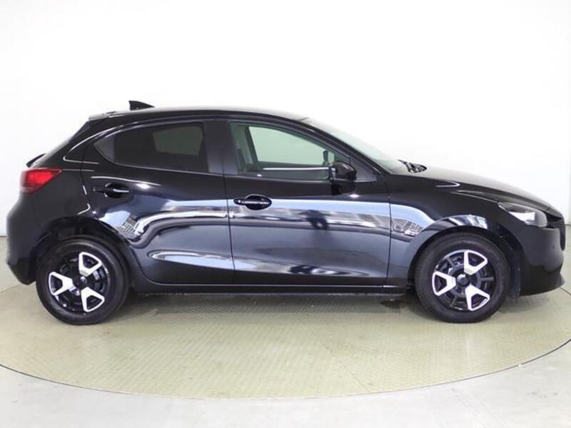 MAZDA2