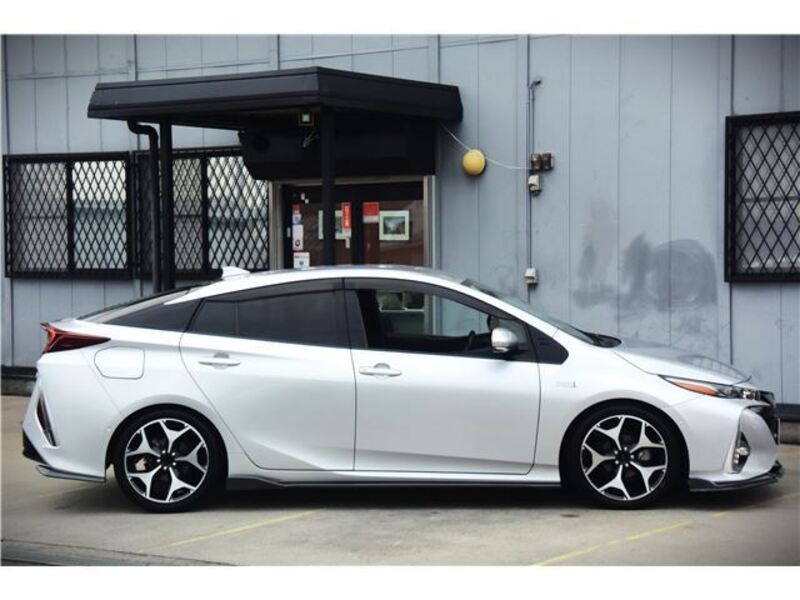 PRIUS PHV