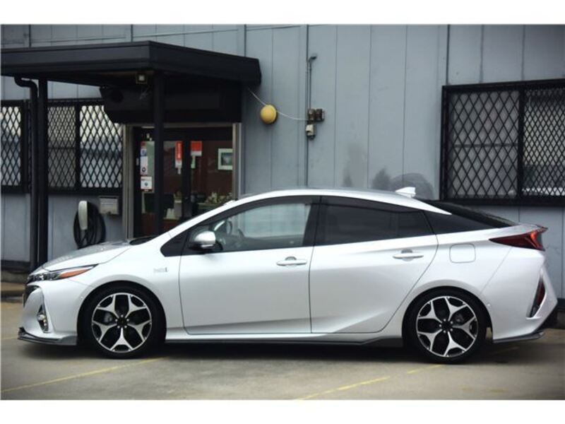 PRIUS PHV
