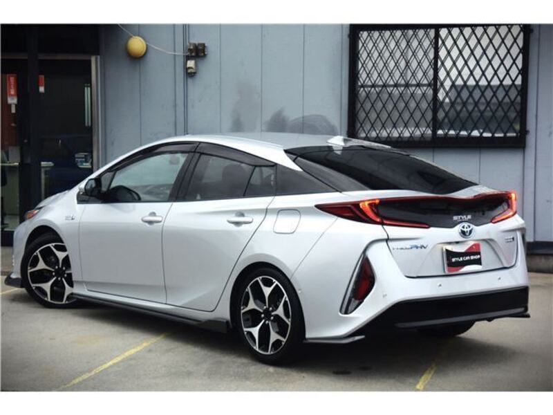 PRIUS PHV