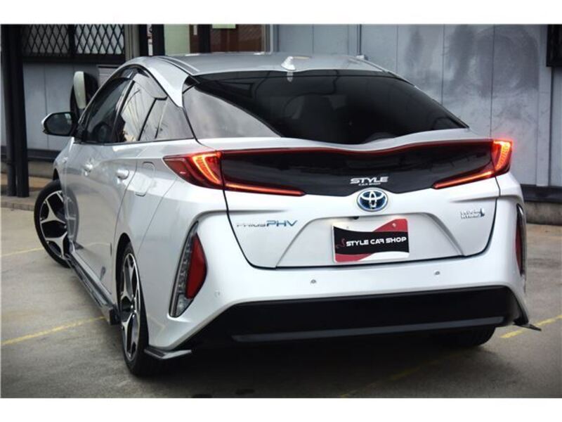 PRIUS PHV