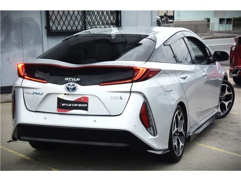 PRIUS PHV