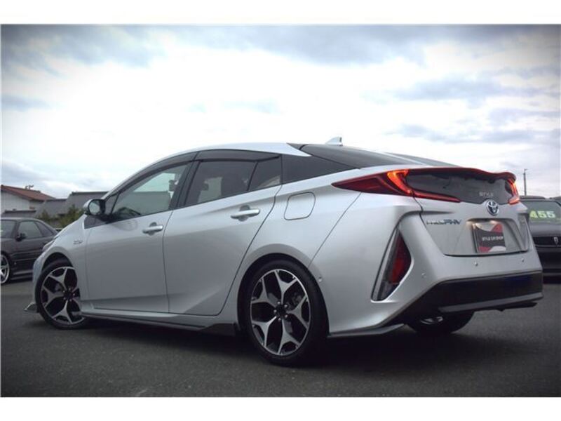 PRIUS PHV