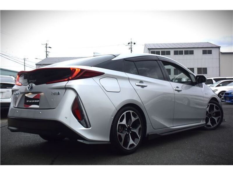 PRIUS PHV