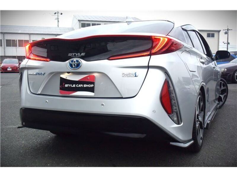 PRIUS PHV