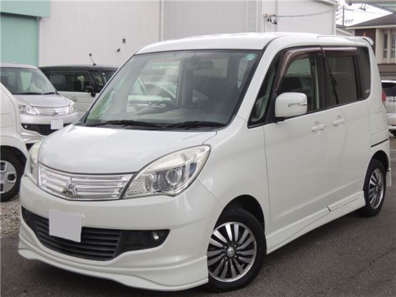 MITSUBISHI DELICA D2