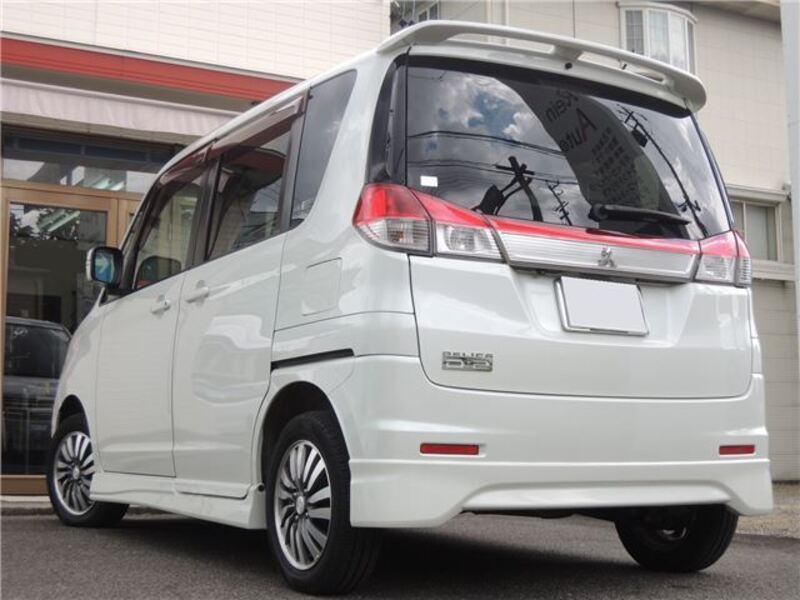 DELICA D2