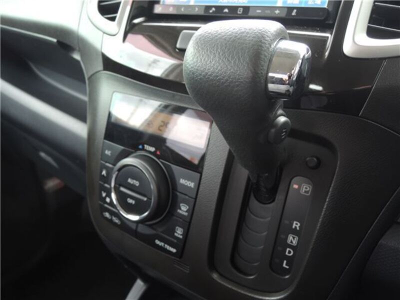 DELICA D2