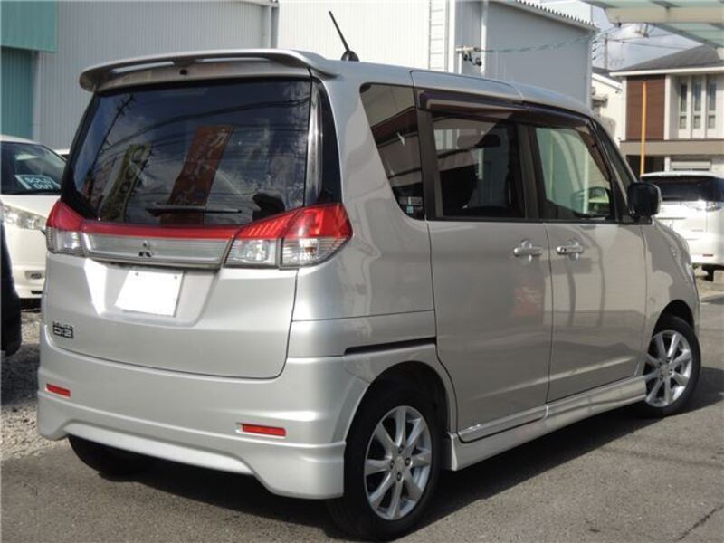DELICA D2