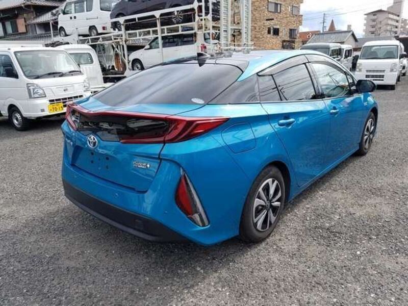 PRIUS PHV
