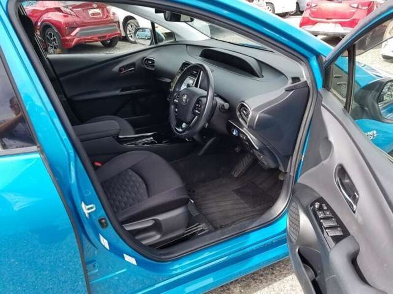 PRIUS PHV