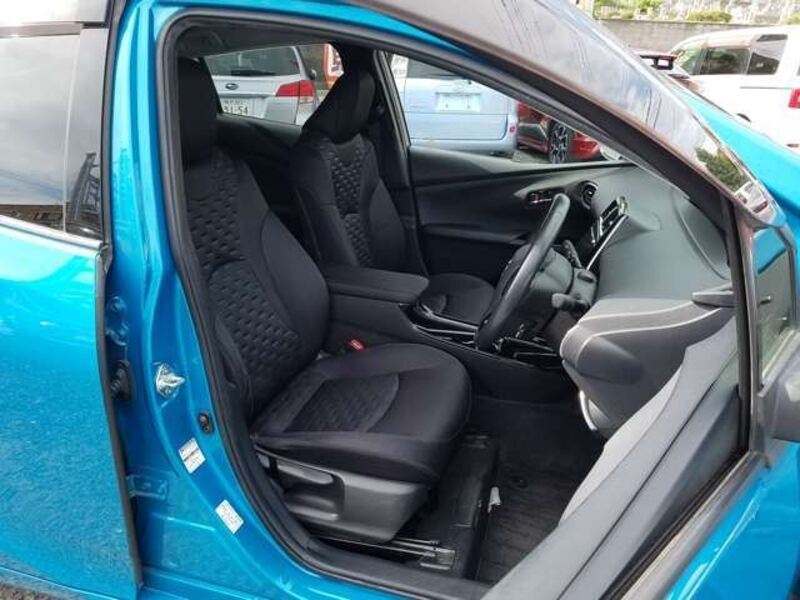 PRIUS PHV