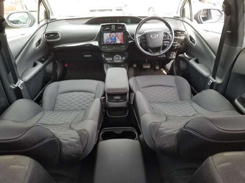 PRIUS PHV