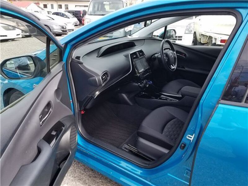 PRIUS PHV