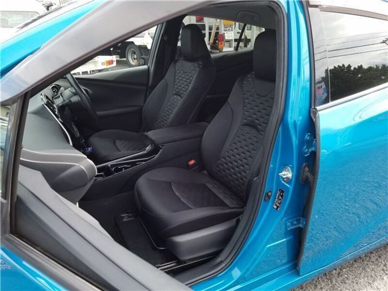 PRIUS PHV