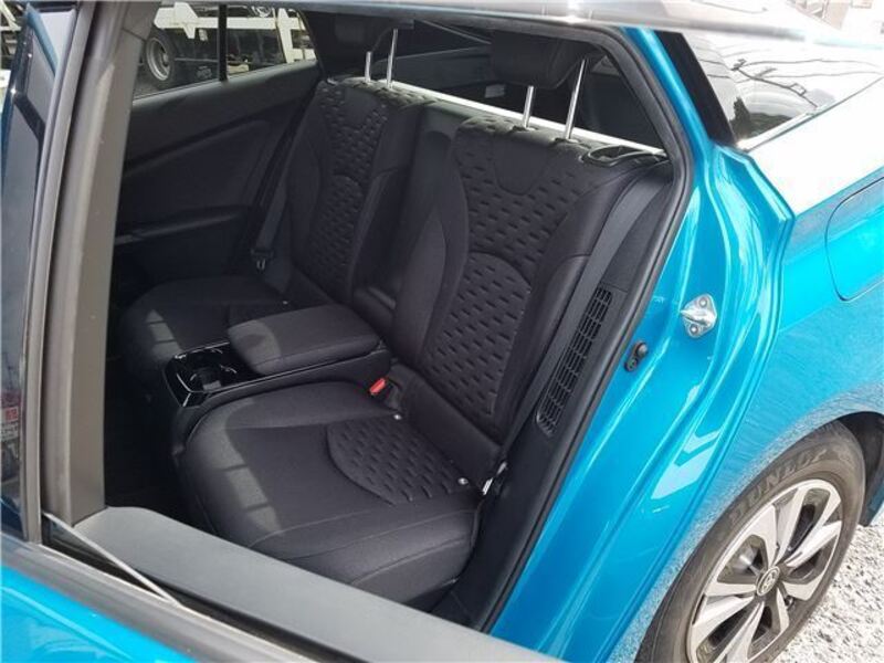PRIUS PHV