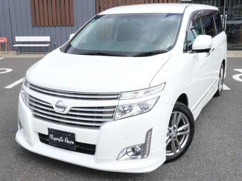 NISSAN ELGRAND