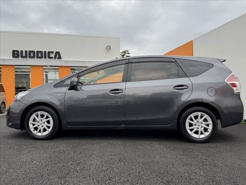 PRIUS ALPHA
