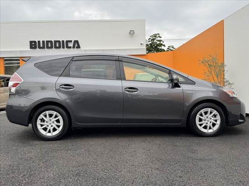 PRIUS ALPHA