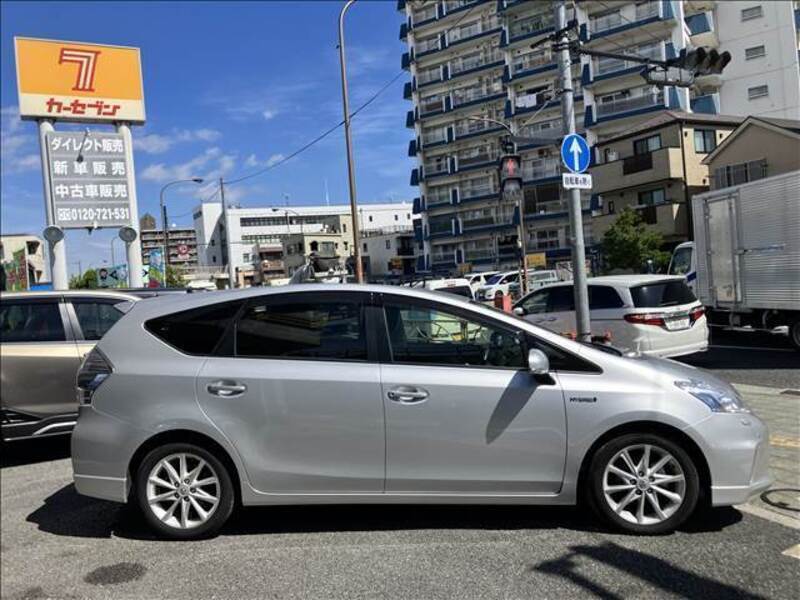 PRIUS ALPHA