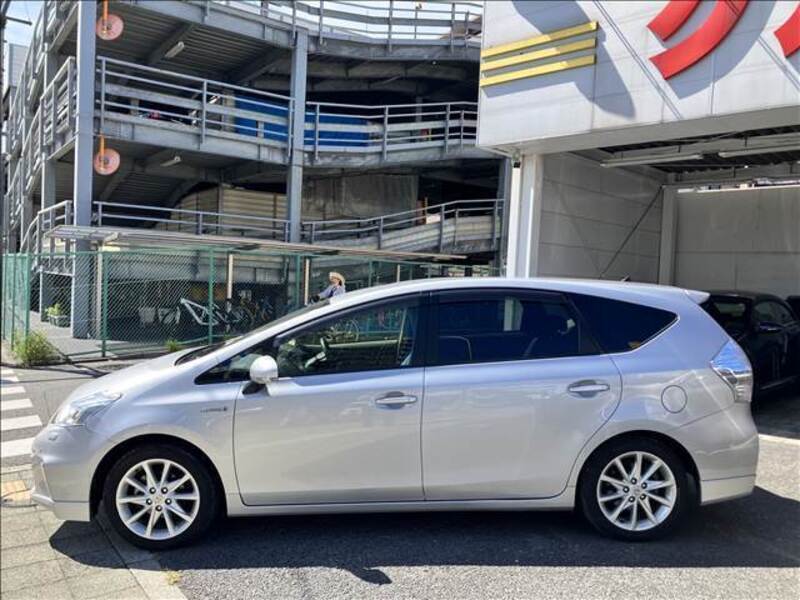 PRIUS ALPHA