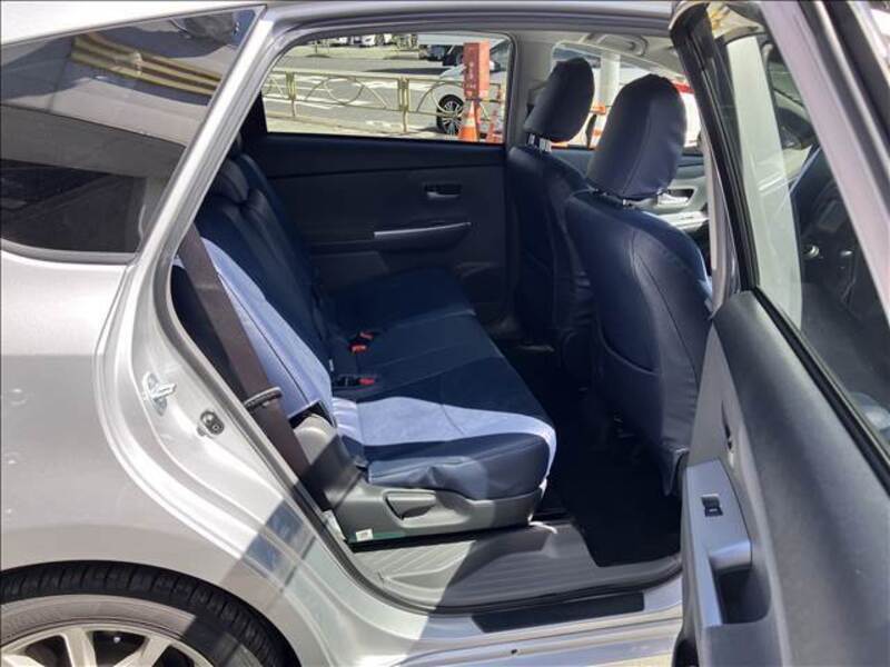 PRIUS ALPHA