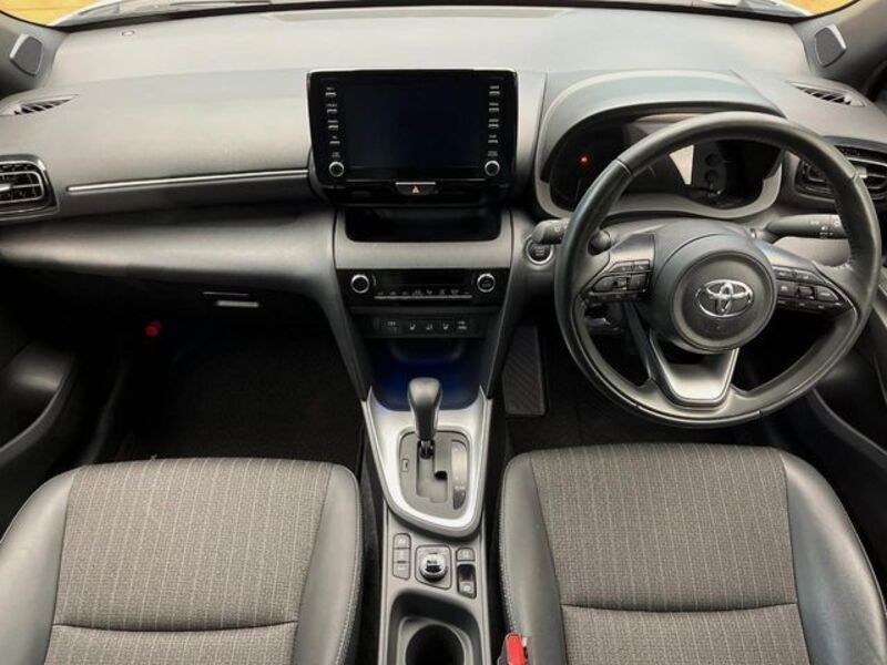 YARIS CROSS