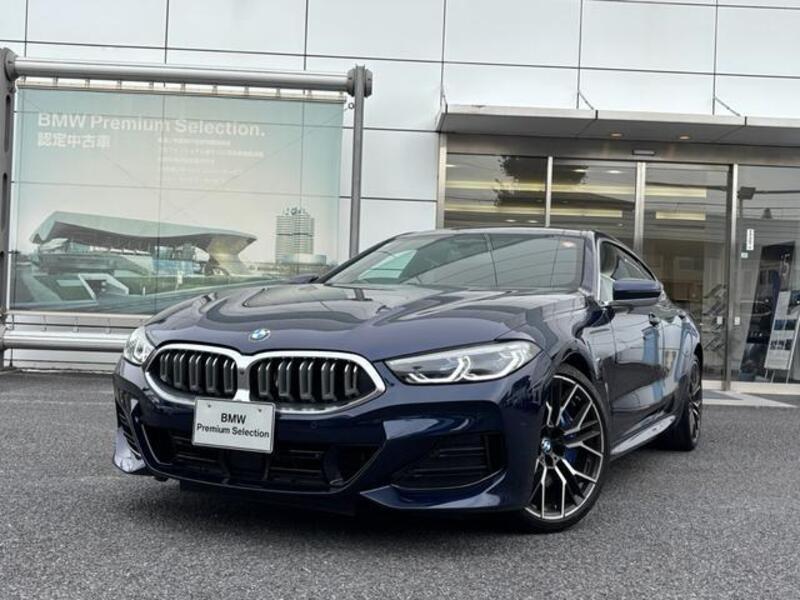 BMW 8 SERIES
