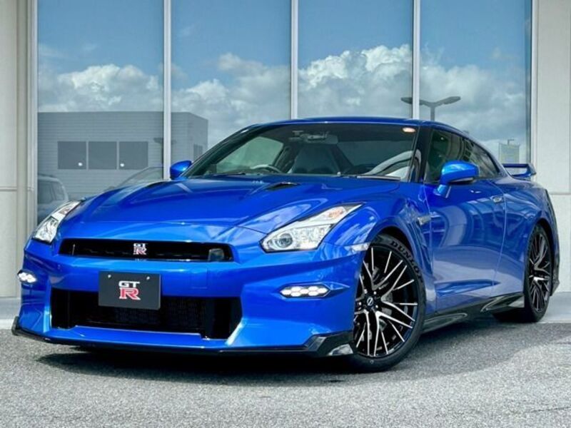 NISSAN GT-R