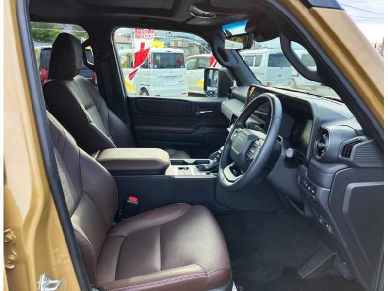 LAND CRUISER 250