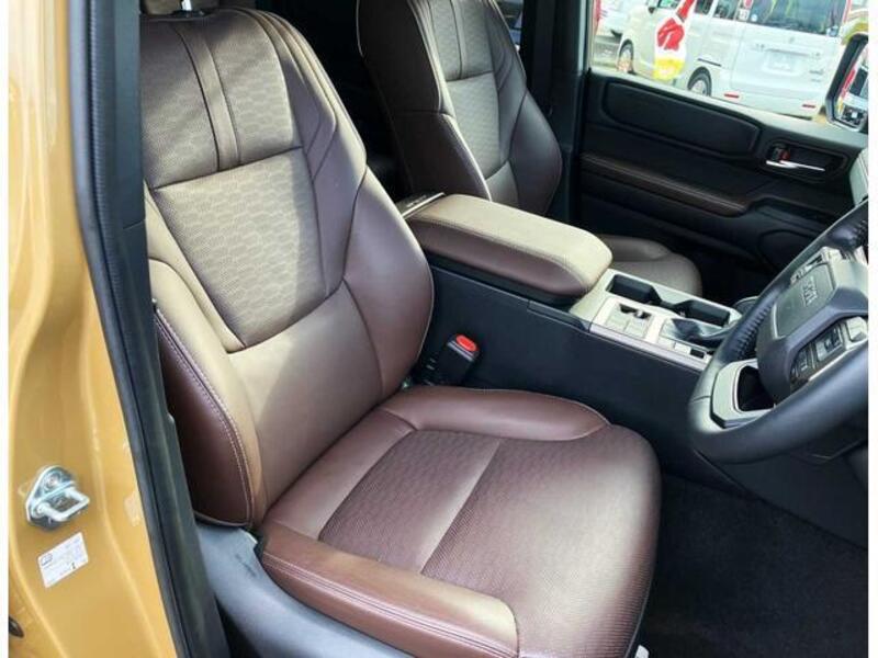 LAND CRUISER 250