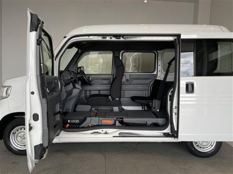 N-VAN