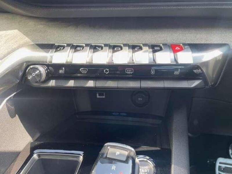 3008