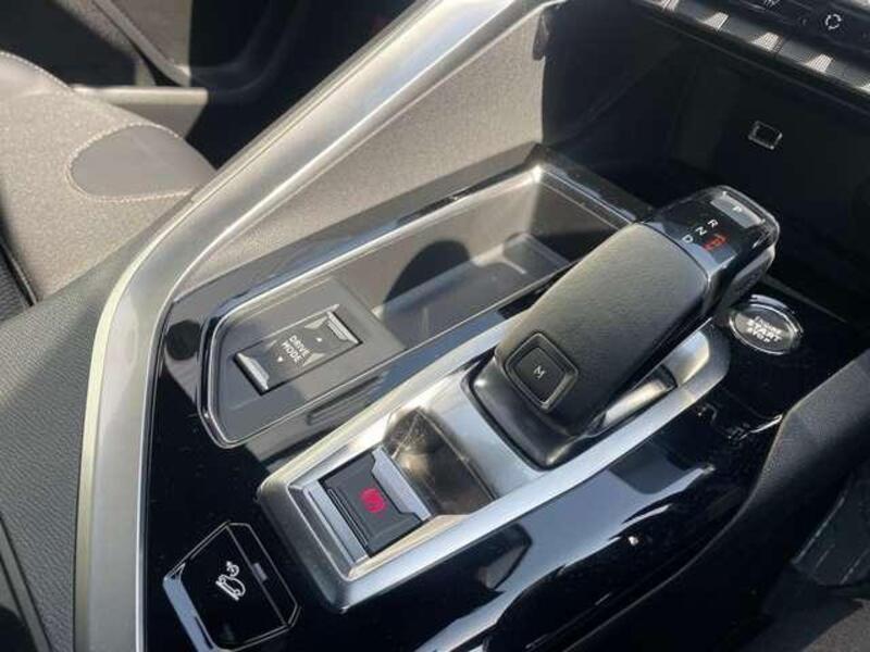 3008