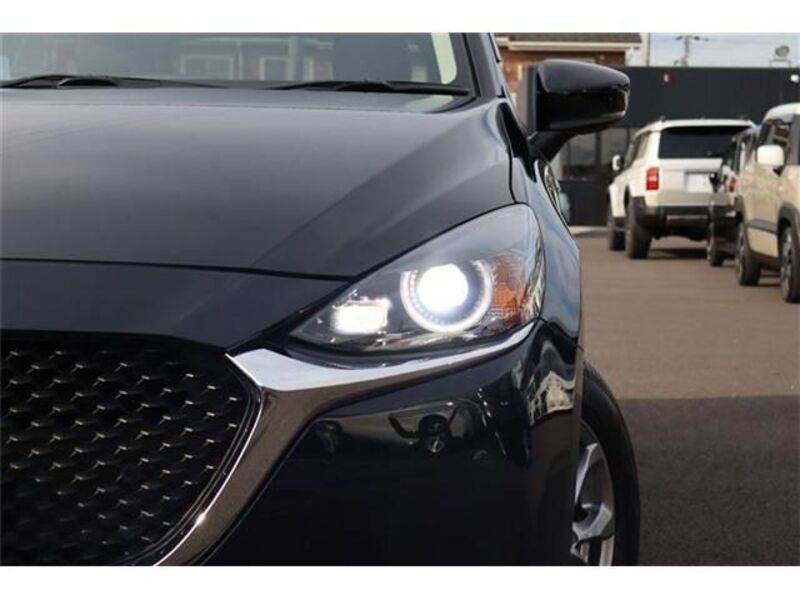 MAZDA2