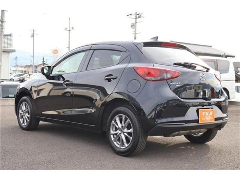 MAZDA2