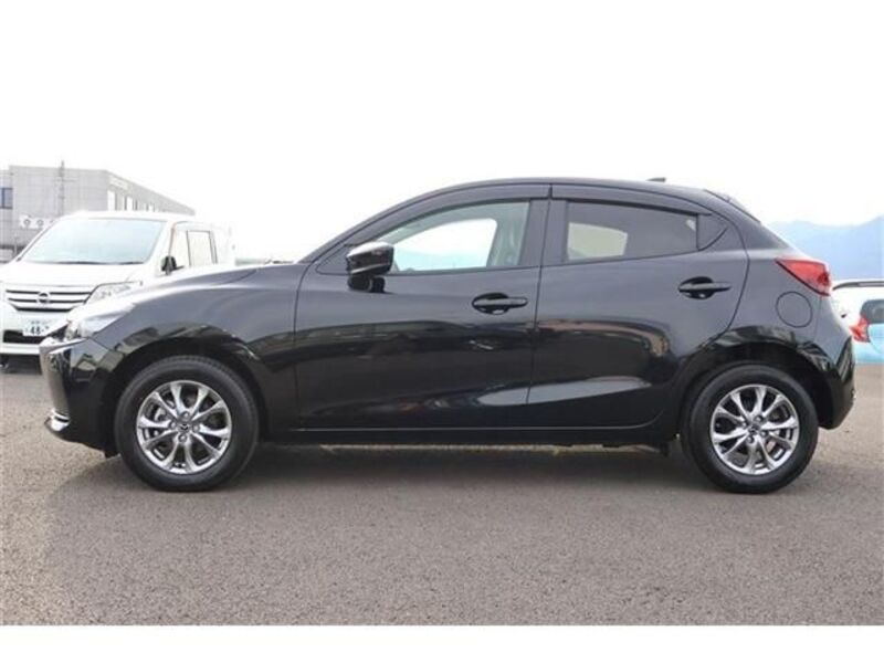MAZDA2