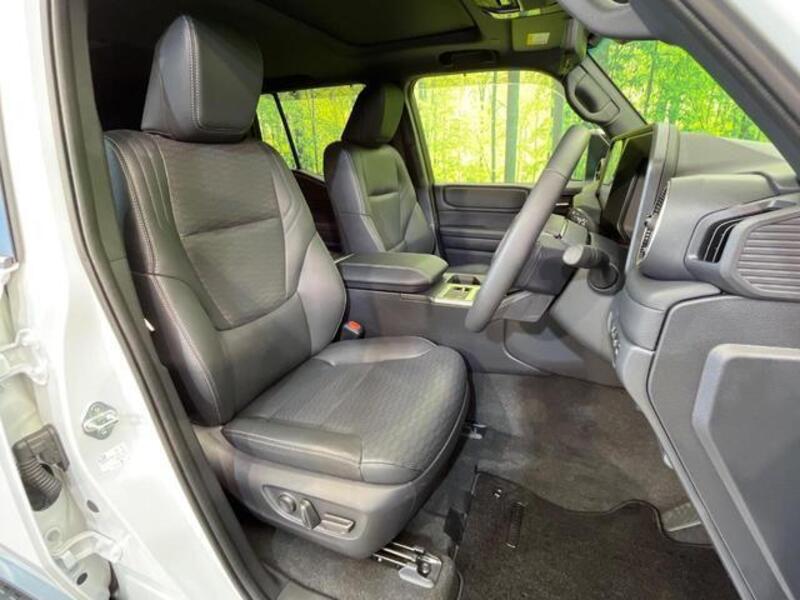 LAND CRUISER 250