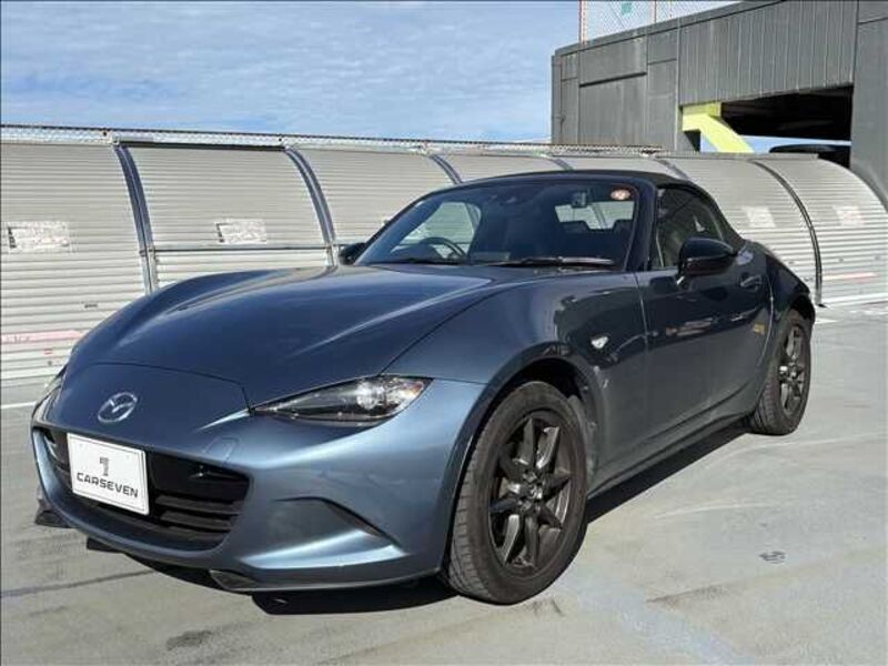 ROADSTER-0