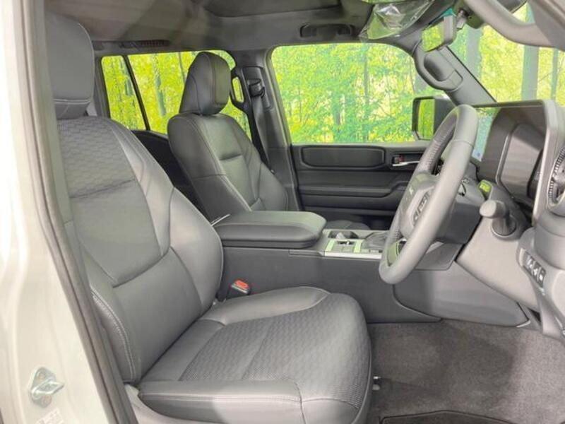 LAND CRUISER 250