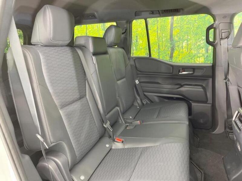 LAND CRUISER 250