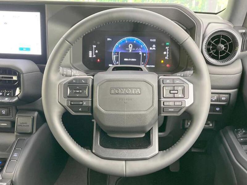 LAND CRUISER 250