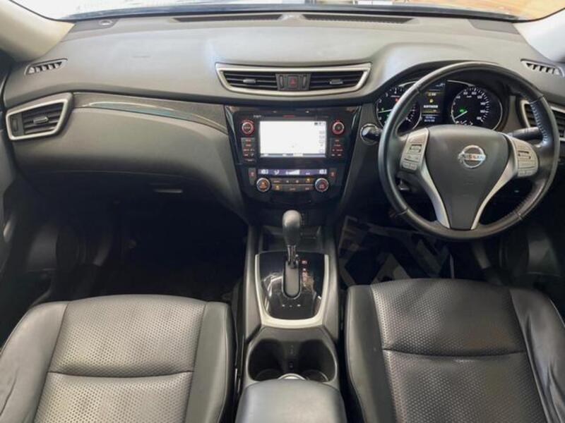 X-TRAIL