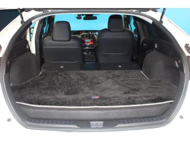 PRIUS PHV