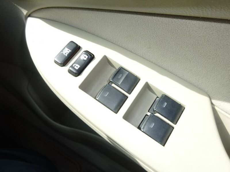 COROLLA AXIO