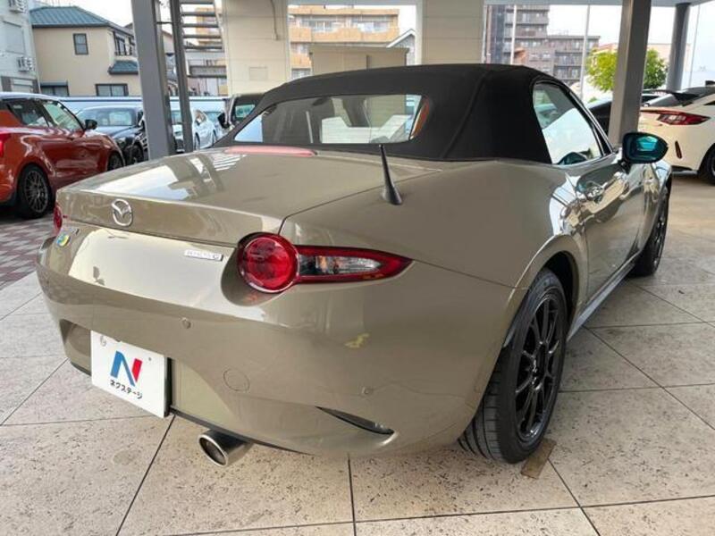 ROADSTER