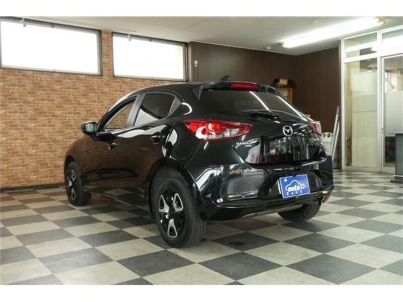 MAZDA2