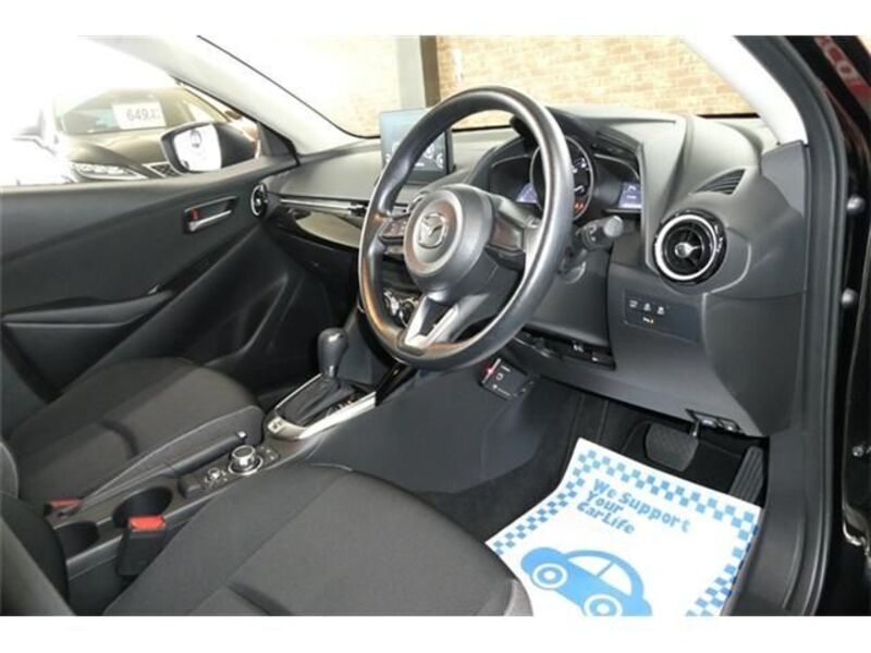 MAZDA2