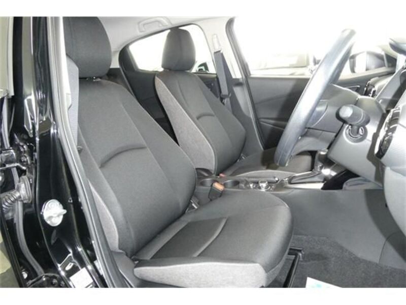MAZDA2